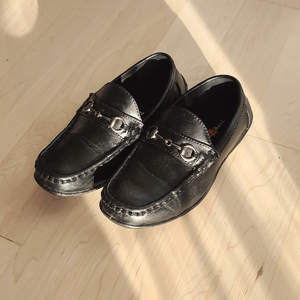 Boys black dress loafers size 2